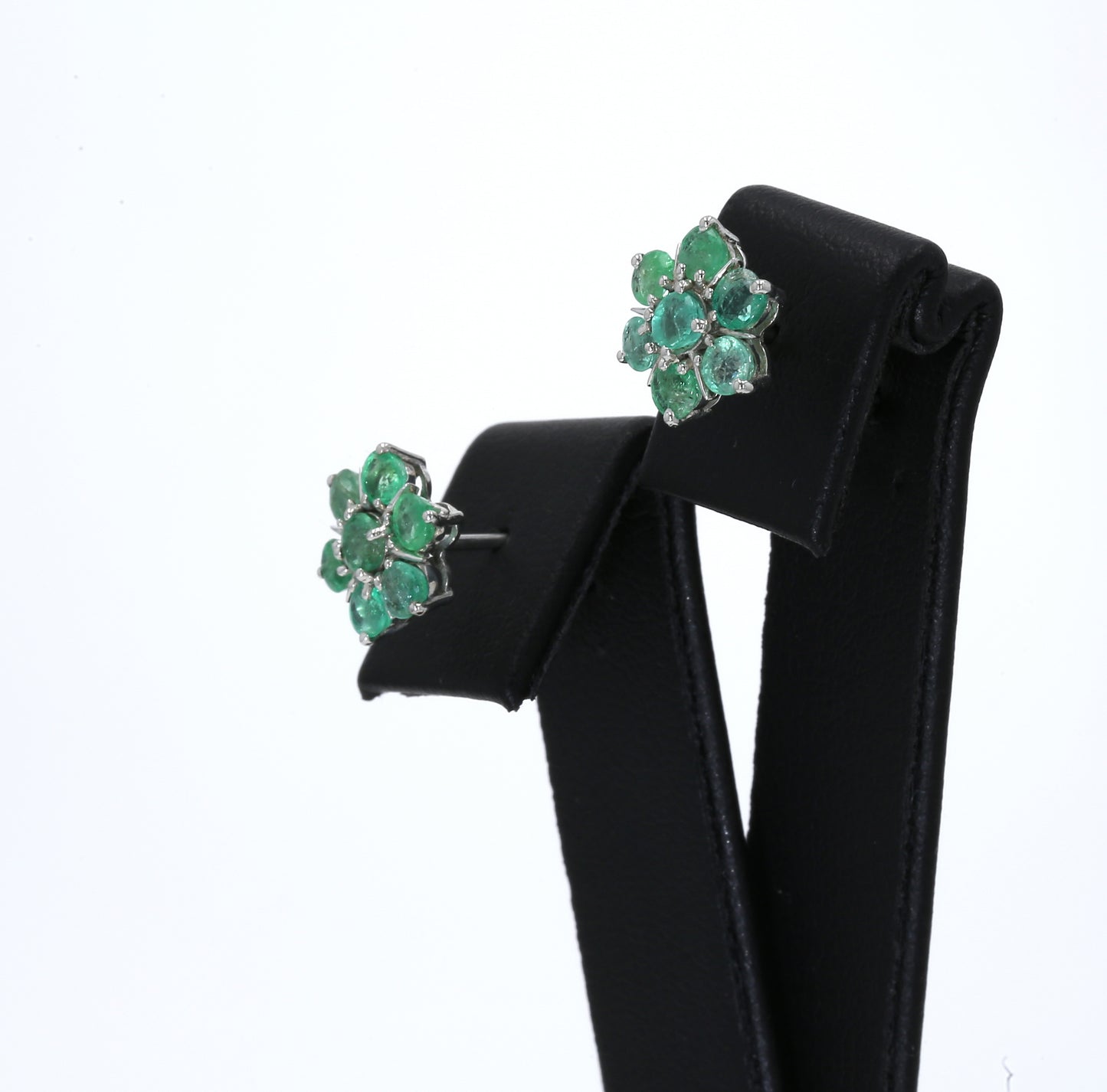 Colombian Emerald Earrings (1 pair): 2.50 ct tw Emeralds, 14K White Gold