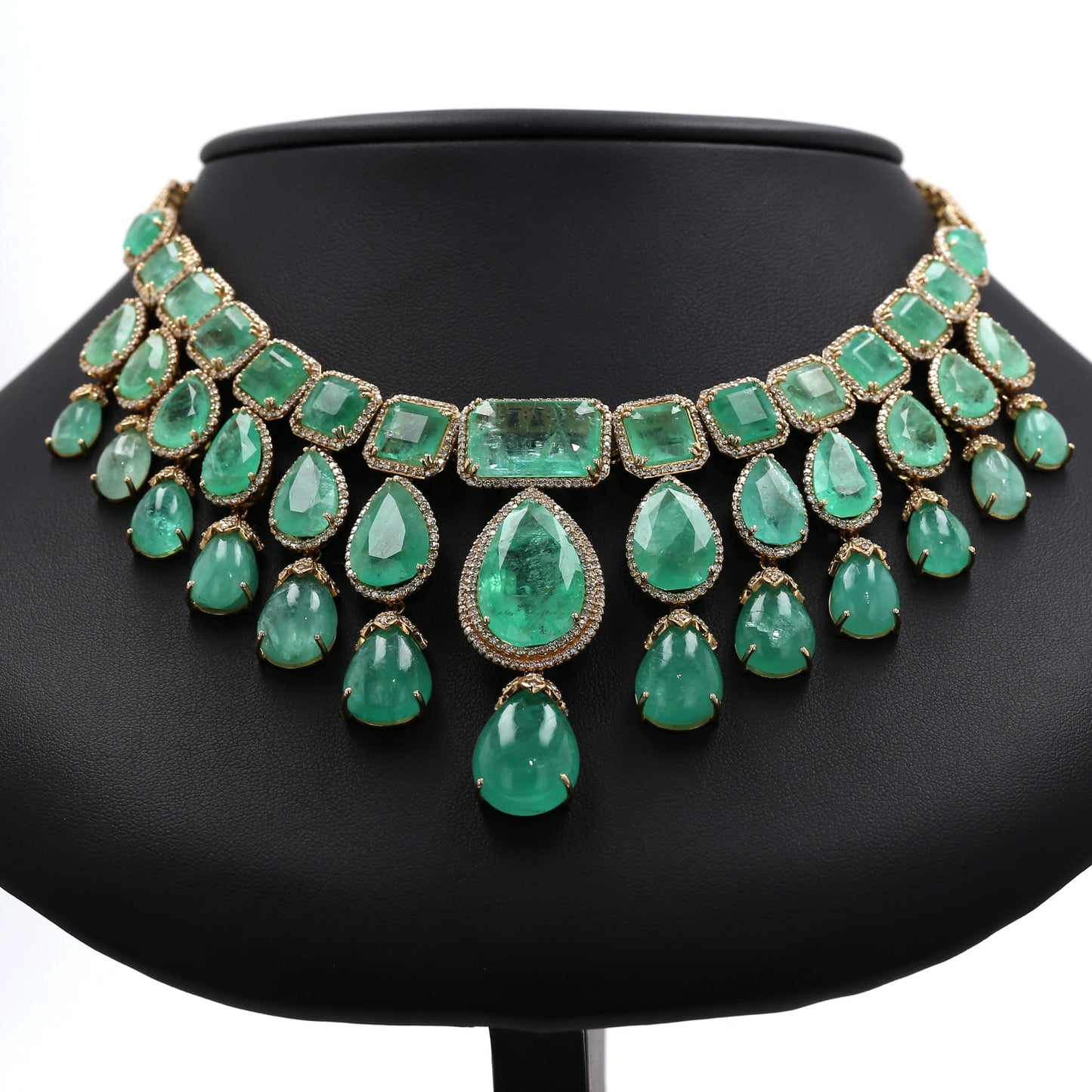 Colombian Emerald Choker Necklace: 160 ct Emeralds, 15.85 ct Diamonds, 14K Yellow Gold