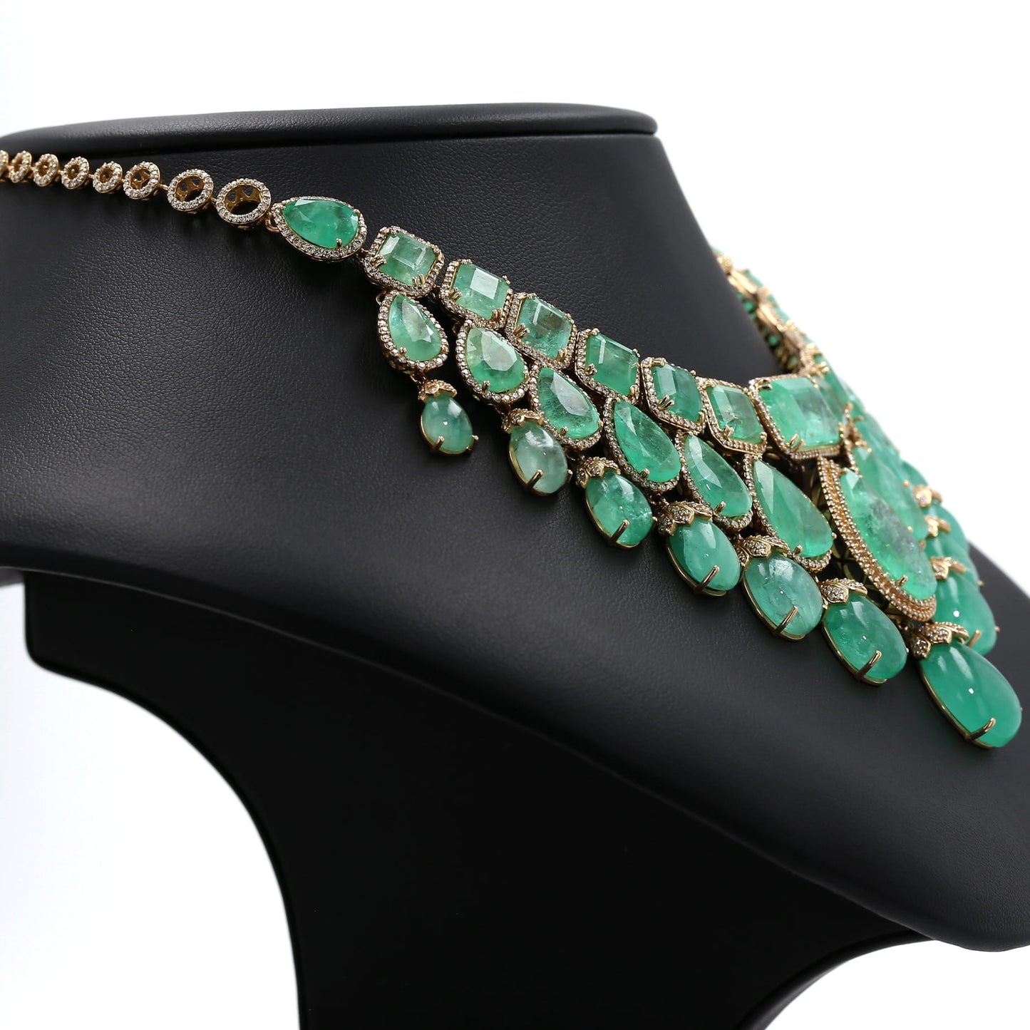 Colombian Emerald Choker Necklace: 160 ct Emeralds, 15.85 ct Diamonds, 14K Yellow Gold