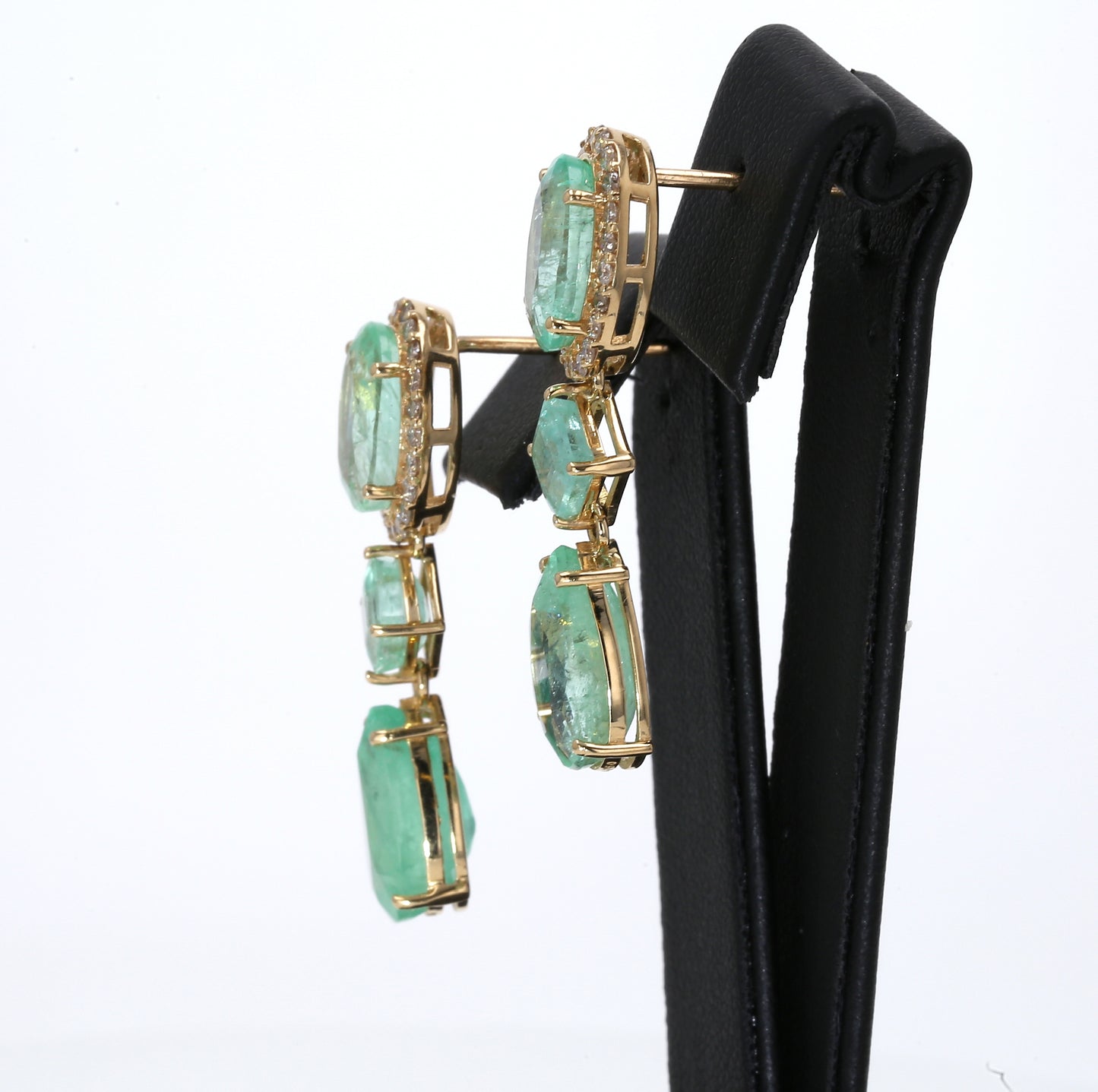 Colombian Emerald Earrings (1 pair): 16.7 ct tw Emeralds, 0.7 ct tw Diamonds, 18K Yellow Gold